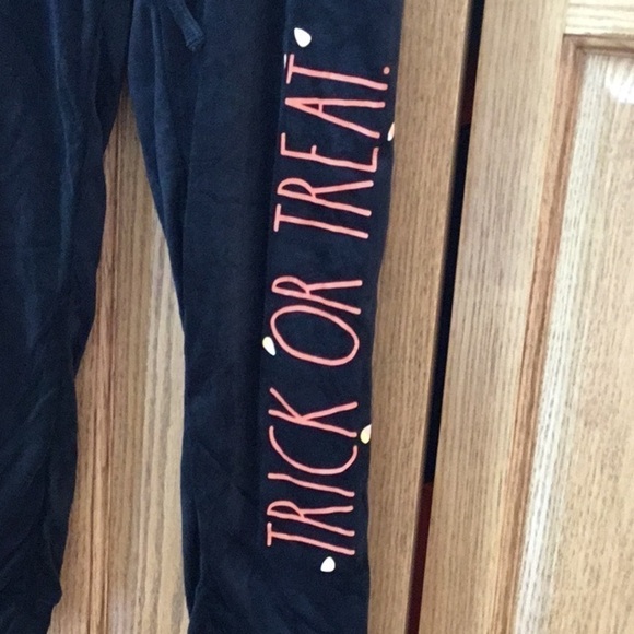 Rae dunn soft, velvet like black Halloween Trick Or Treat lounge Pants size LG - Picture 4 of 12